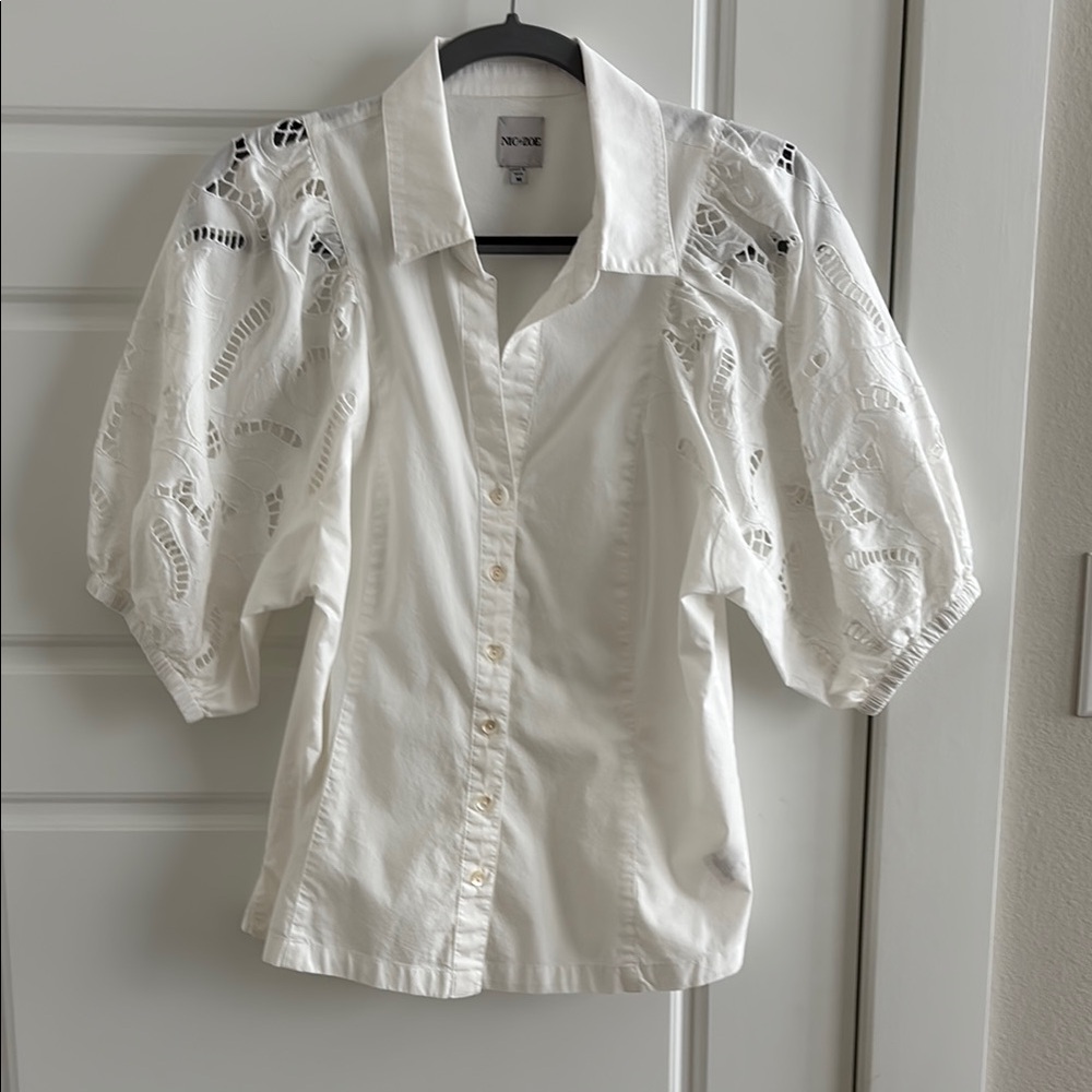 NIC+ZOE White Blouse with Elegant Design